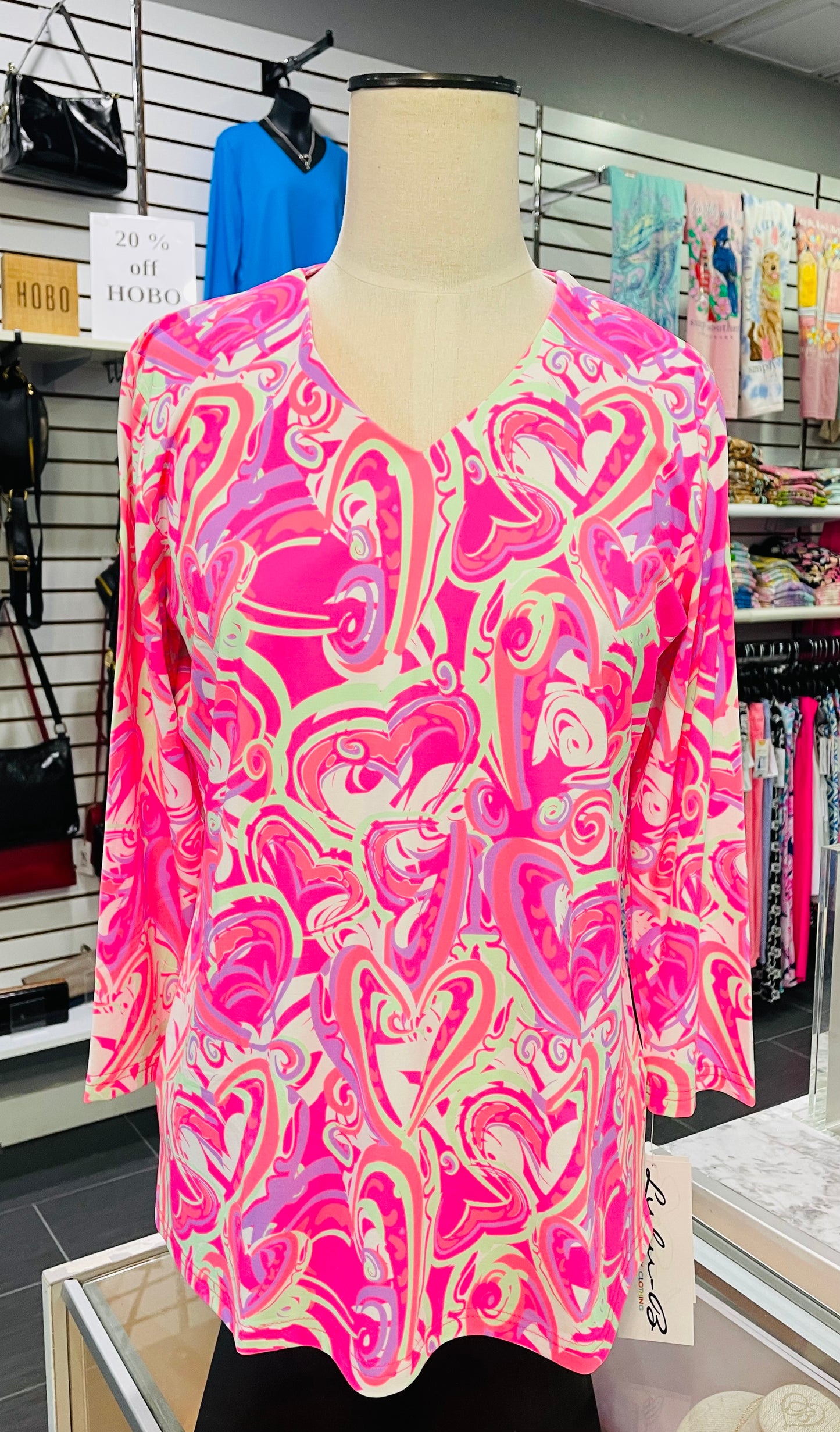 LuluB V neck 3/4 sleeve pink Heart Top