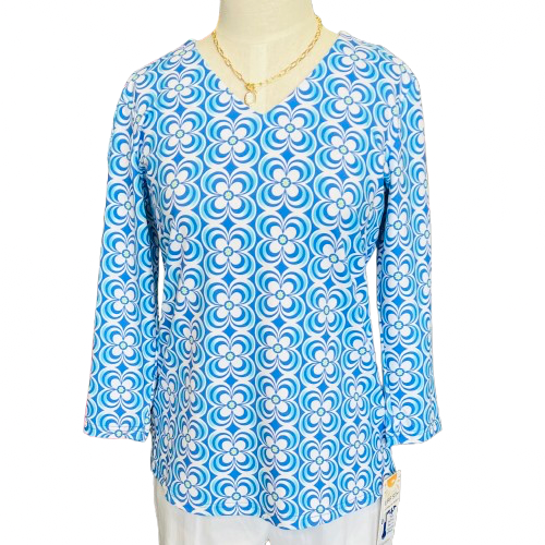 LuluB V neck 3/4 sleeve top in Blue Daisy